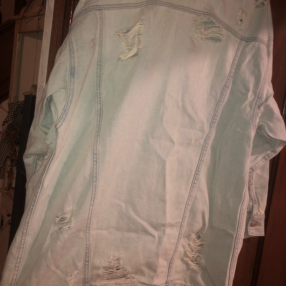 American Eagle Oversized jean jacket - Brand New - Picture 2 of 3